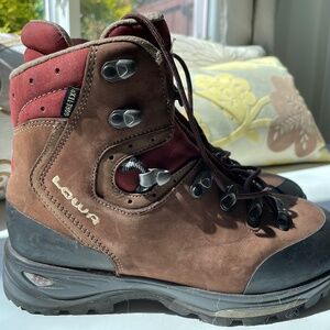 Lowa GTX hiking boots